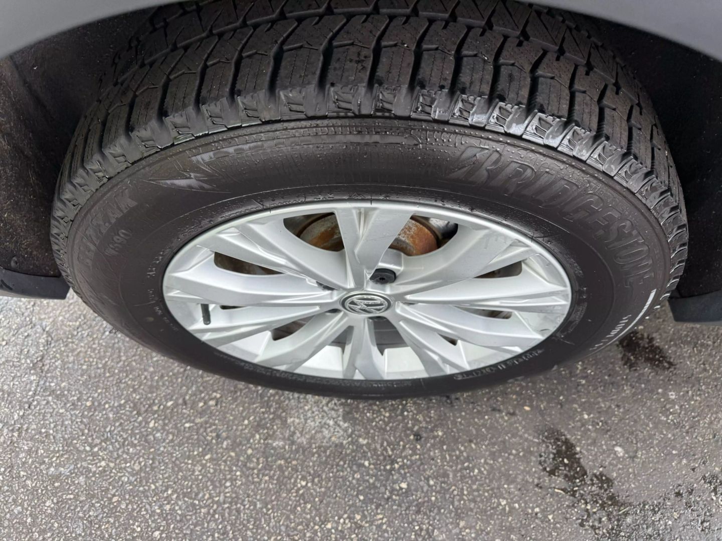 2018 Volkswagen Tiguan - Image 43