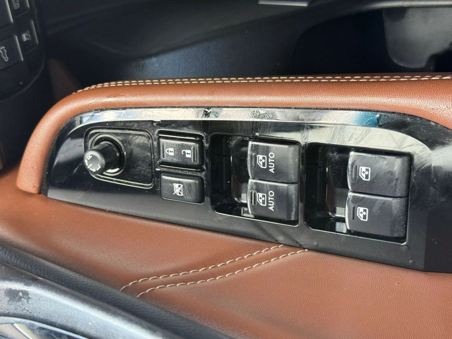 2017 Subaru Outback - Image 41