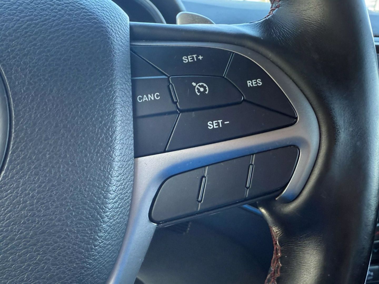 2020 Jeep Grand Cherokee - Image 33