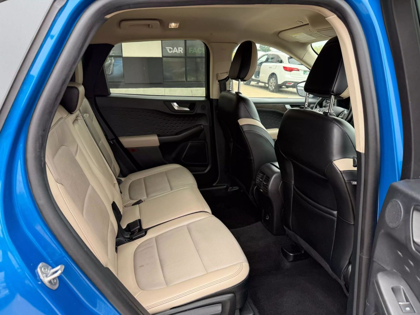 2020 Ford Escape - Image 23