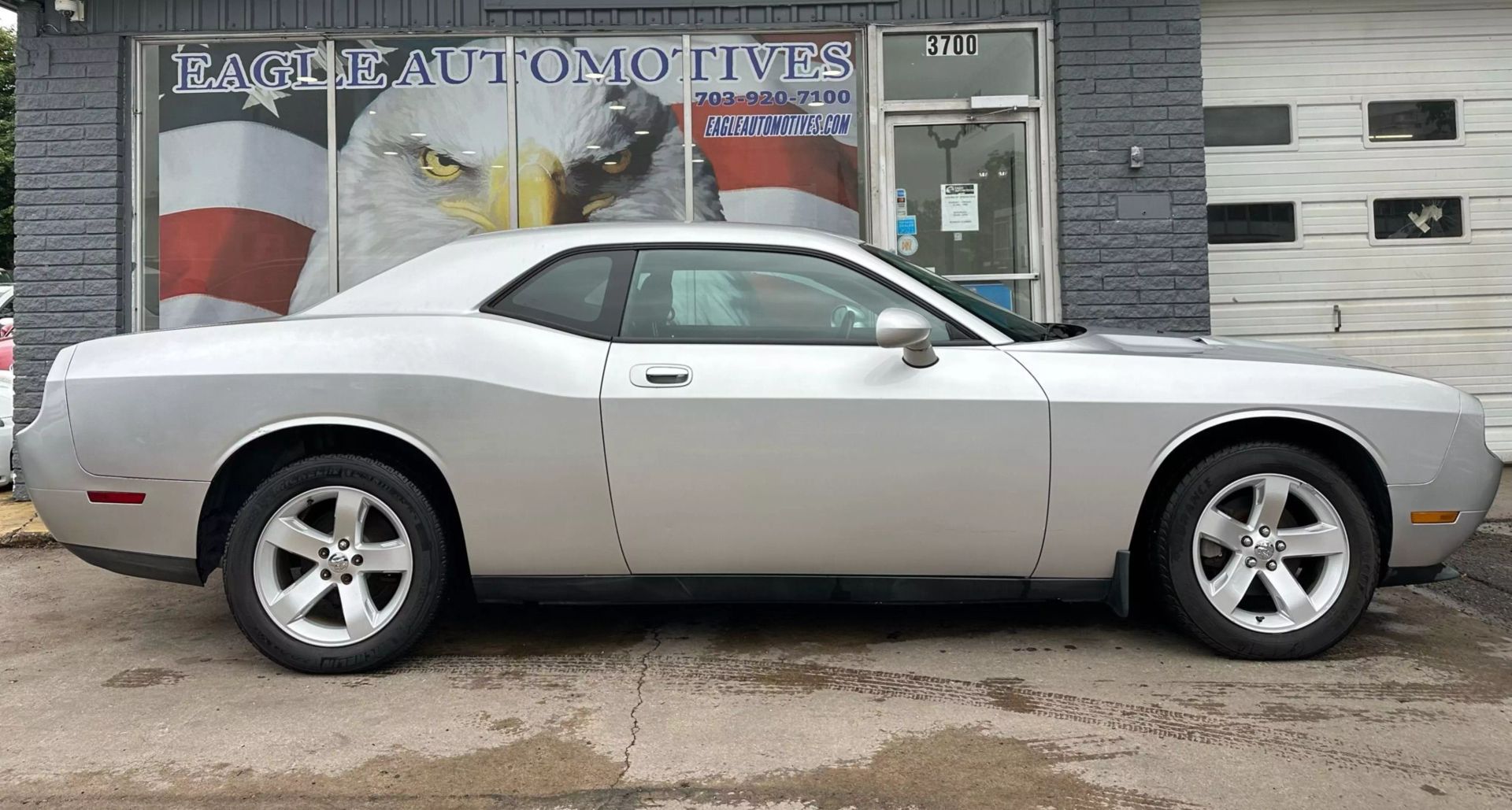 Used 2010 Dodge Challenger SE with VIN 2B3CJ4DV8AH238345 for sale in Arlington, VA