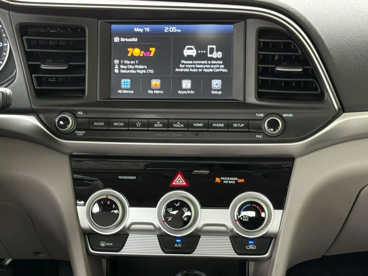 2019 Hyundai Elantra - Image 28