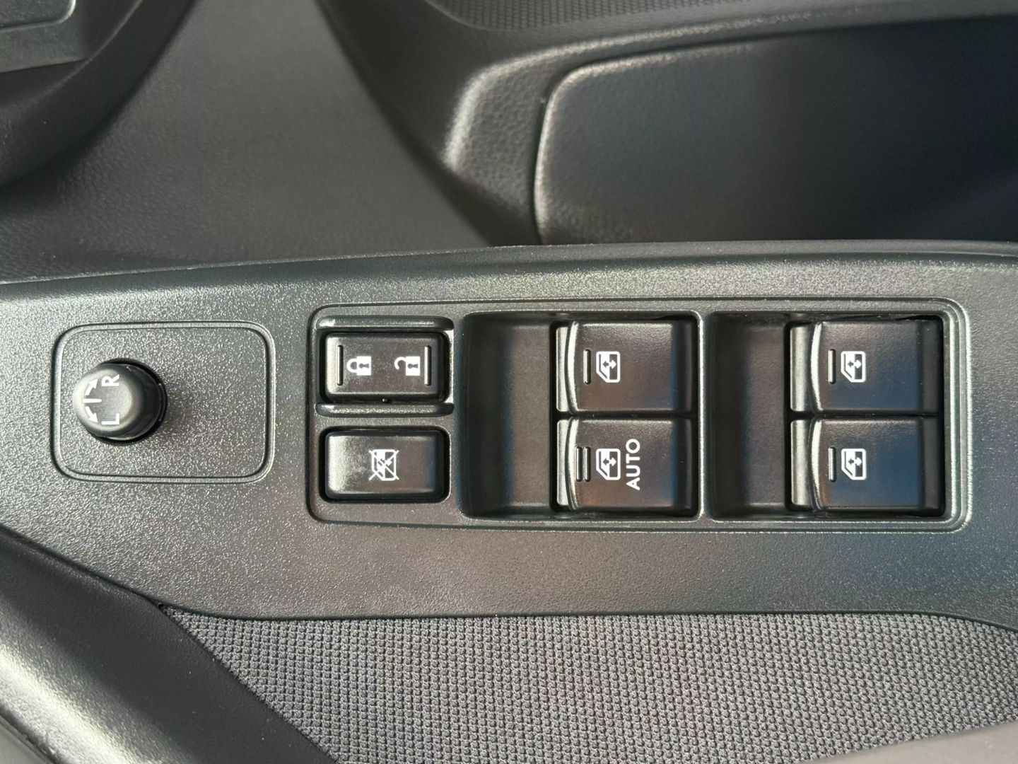 2015 Subaru Forester - Image 35