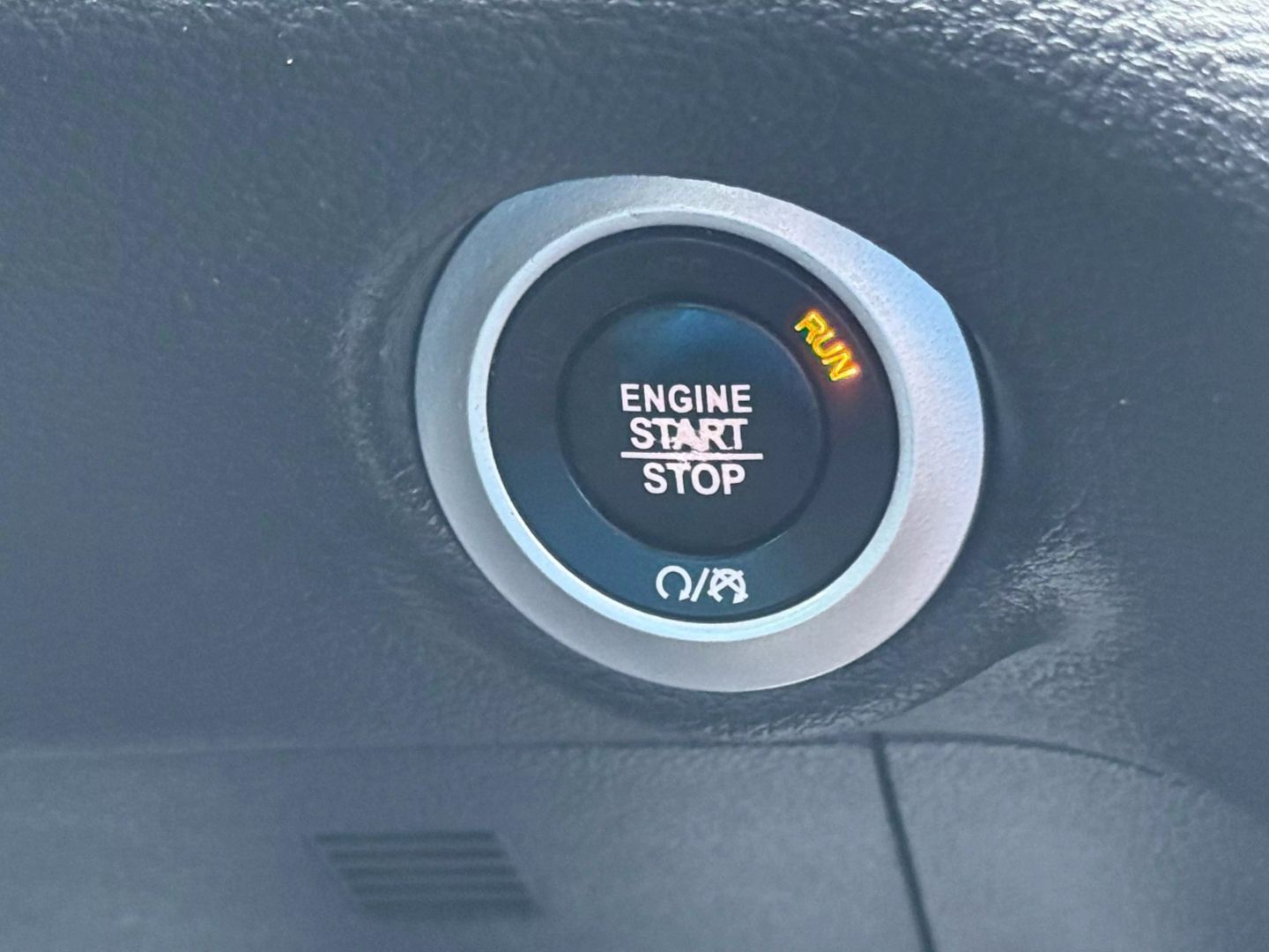 2017 Chrysler Pacifica - Image 61