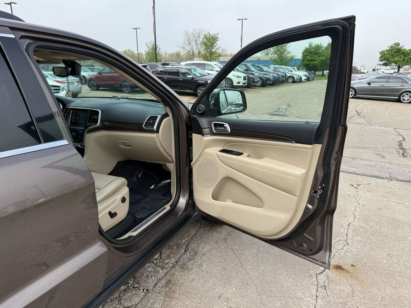 2018 Jeep Grand Cherokee - Image 24