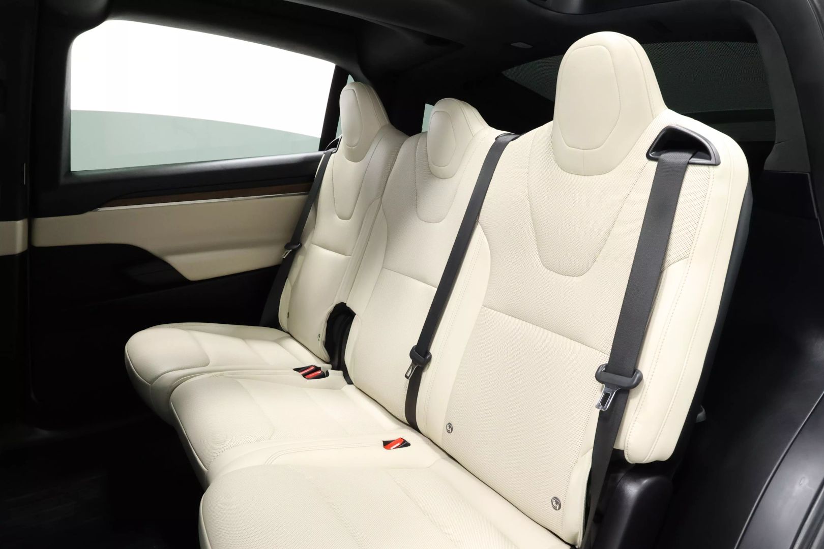 2023 Tesla Model X - Image 3