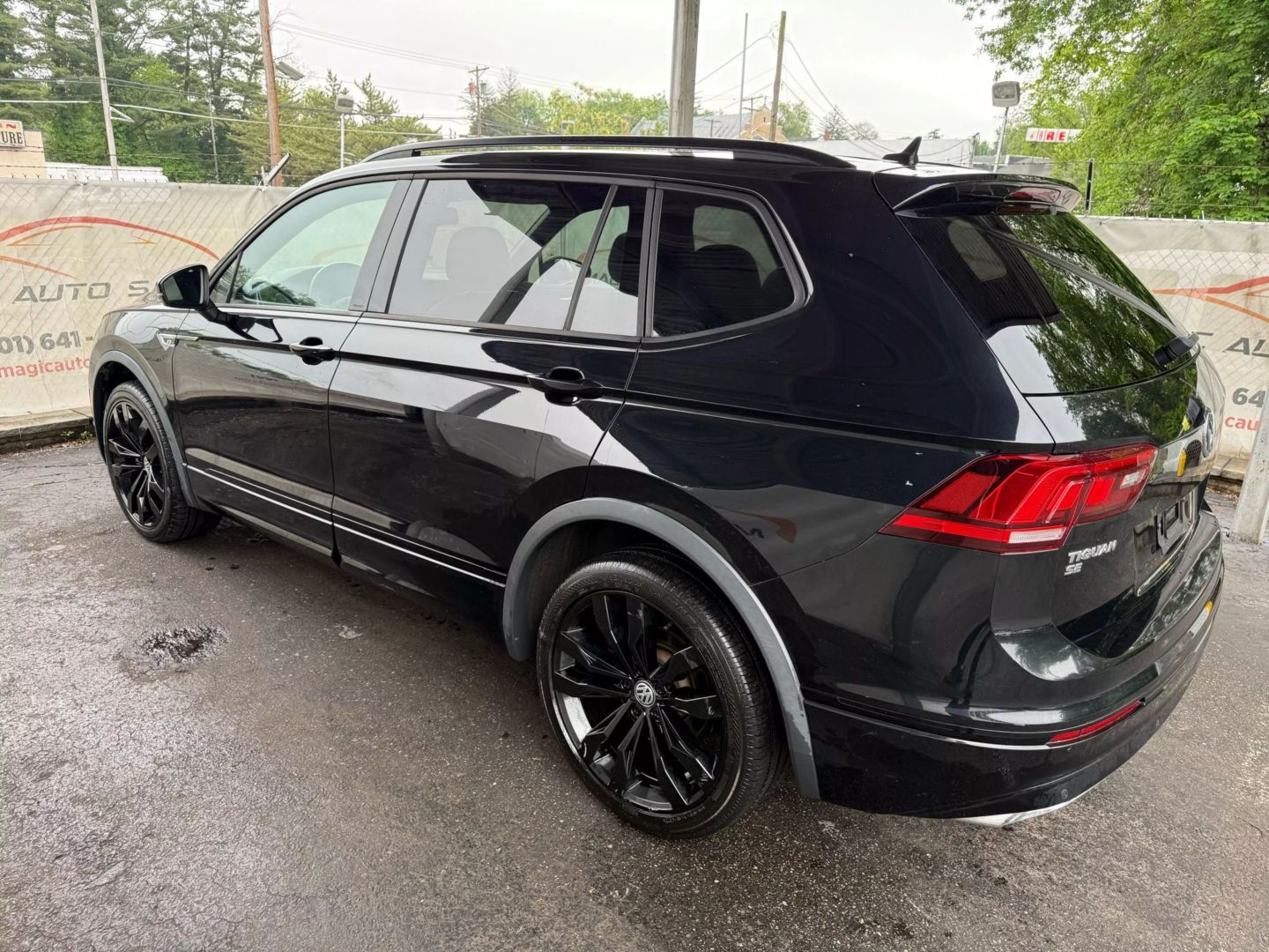 2021 Volkswagen Tiguan - Image 13