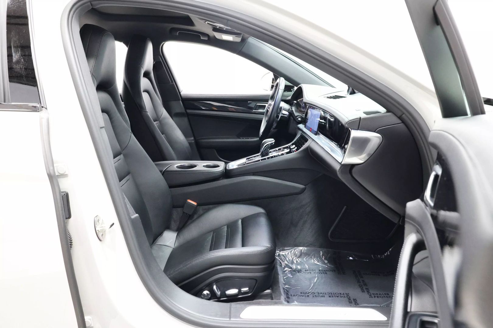 2018 Porsche Panamera - Image 86