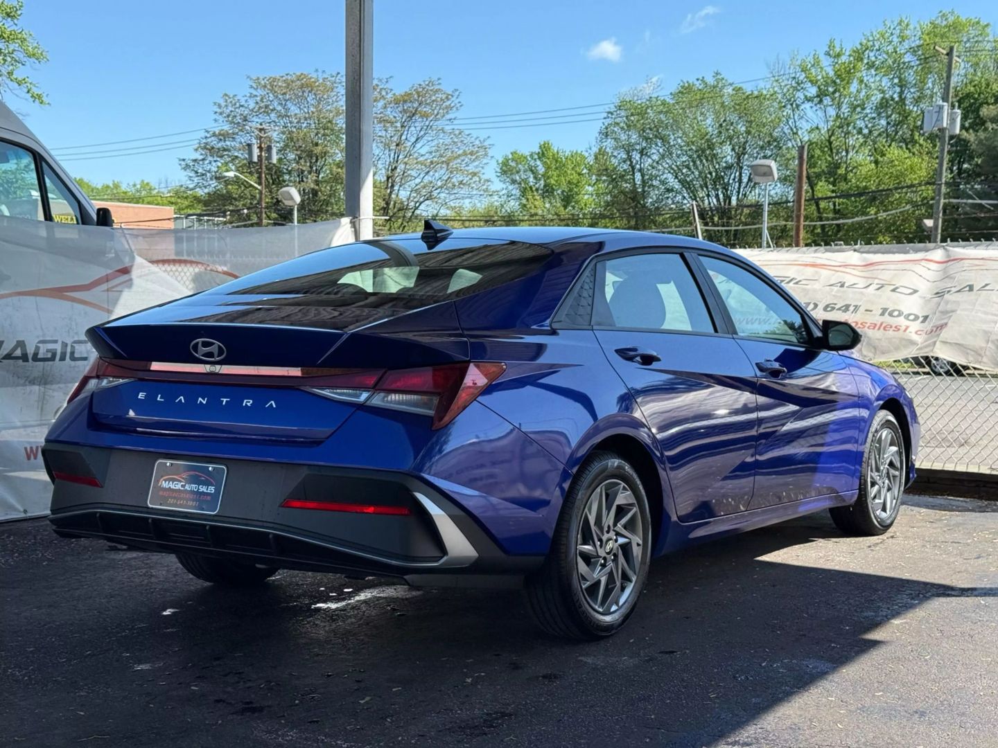 2024 Hyundai Elantra - Image 11