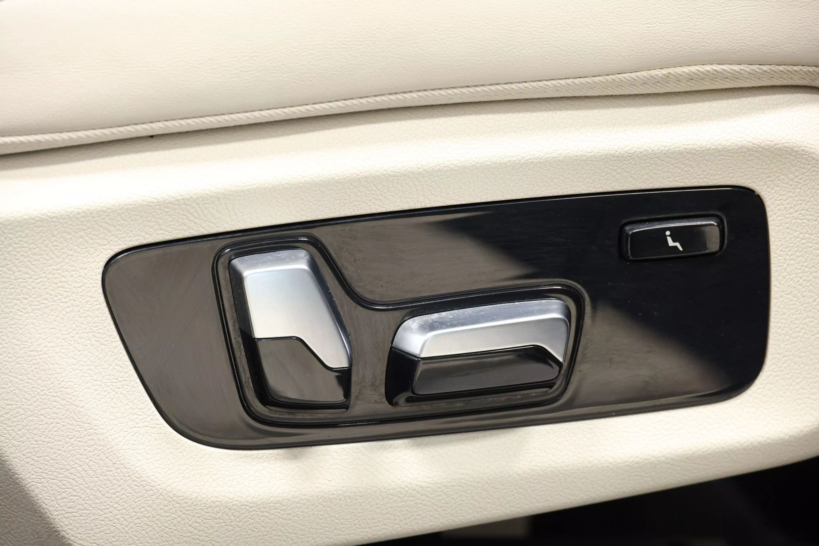 2019 Bmw X7 - Image 97