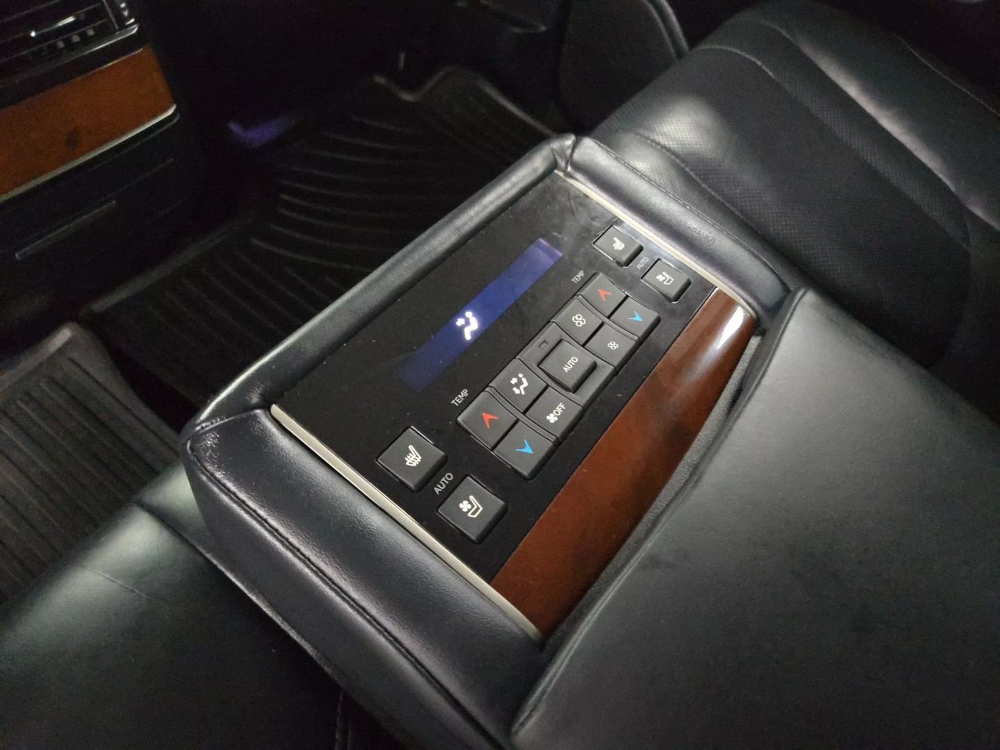 2018 Lexus Lx - Image 29