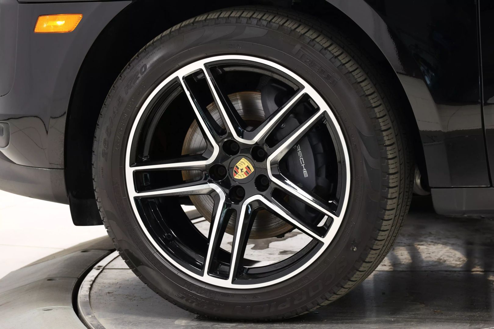 2021 Porsche Macan - Image 99
