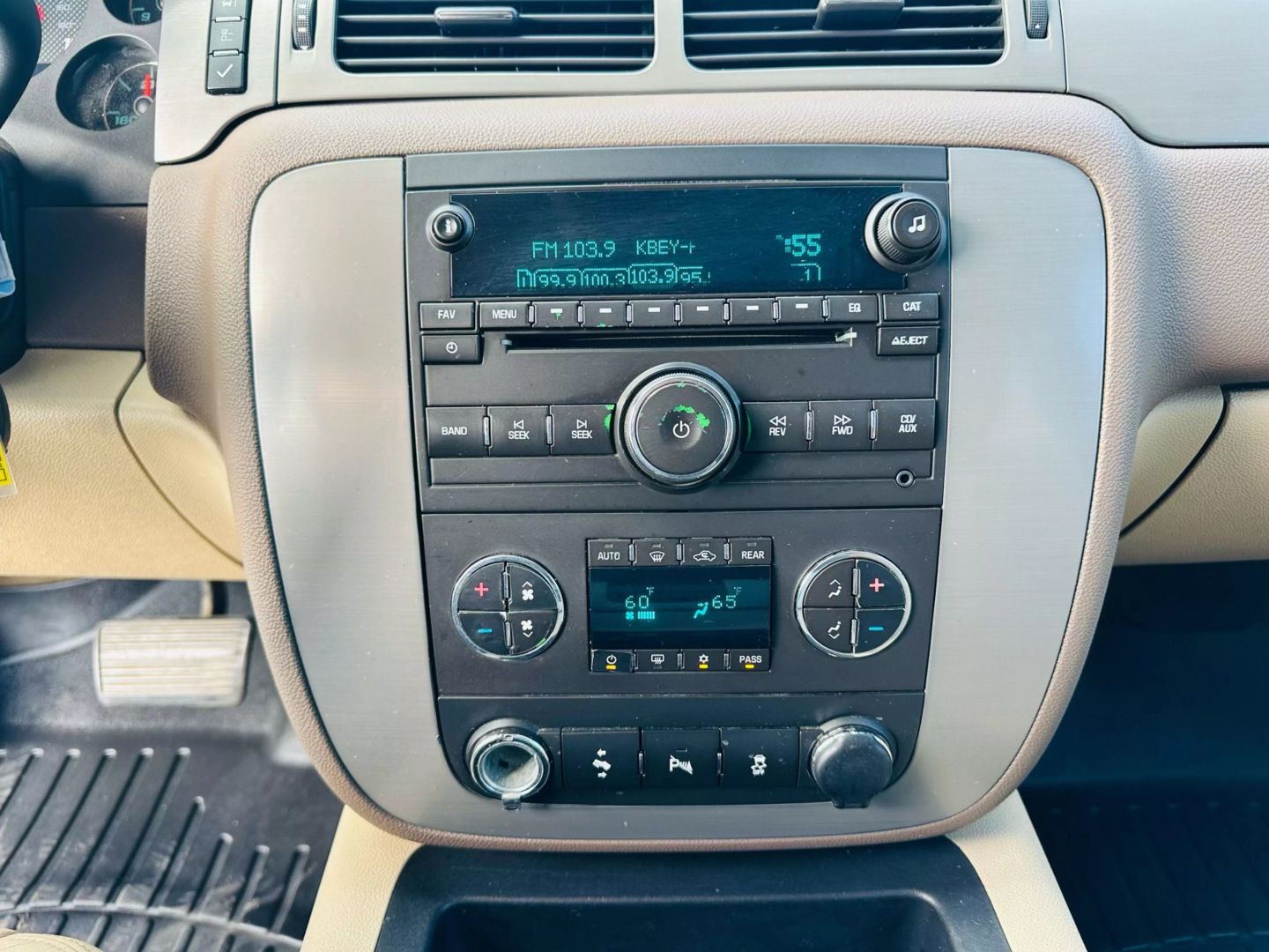 2014 Chevrolet Tahoe - Image 19