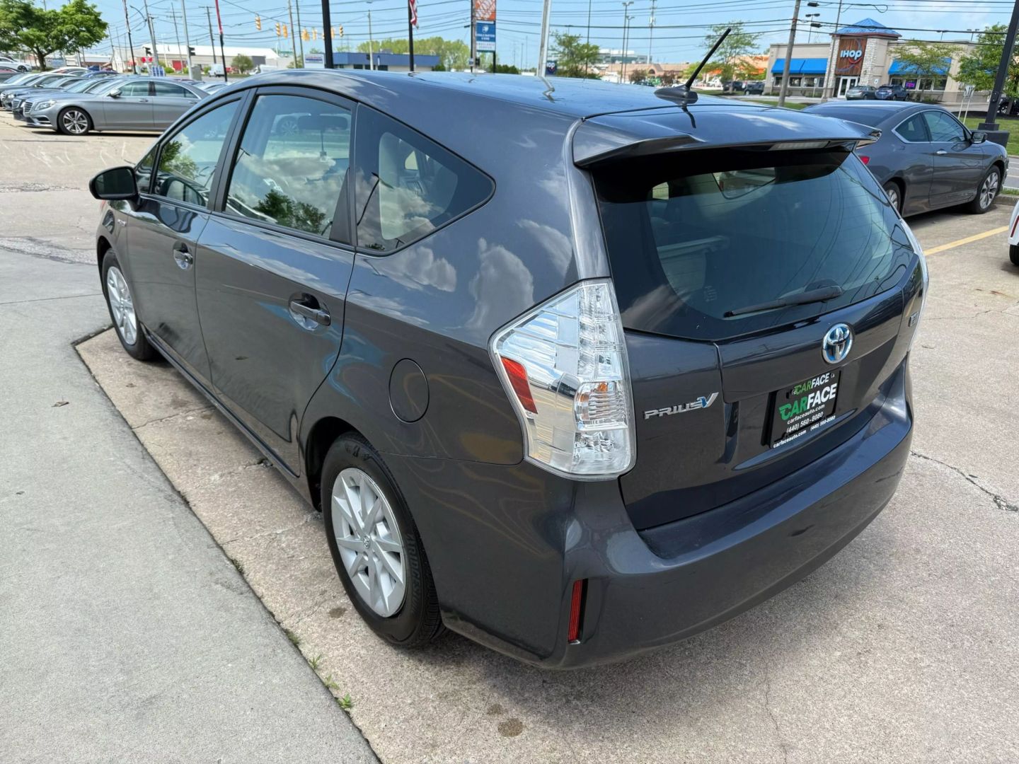 2014 Toyota Prius V - Image 7