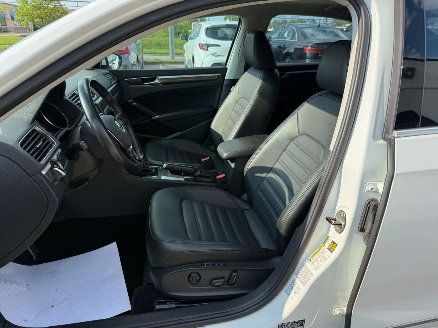 2017 Volkswagen Passat - Image 17