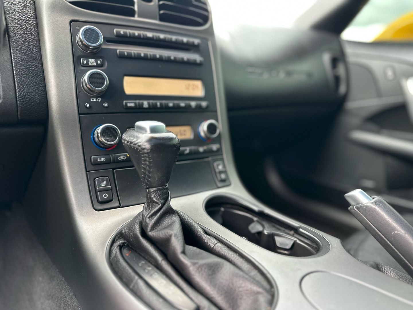 2005 CHEVROLET CORVETTE COUPE V8, 6.0 LITER COUPE 2D