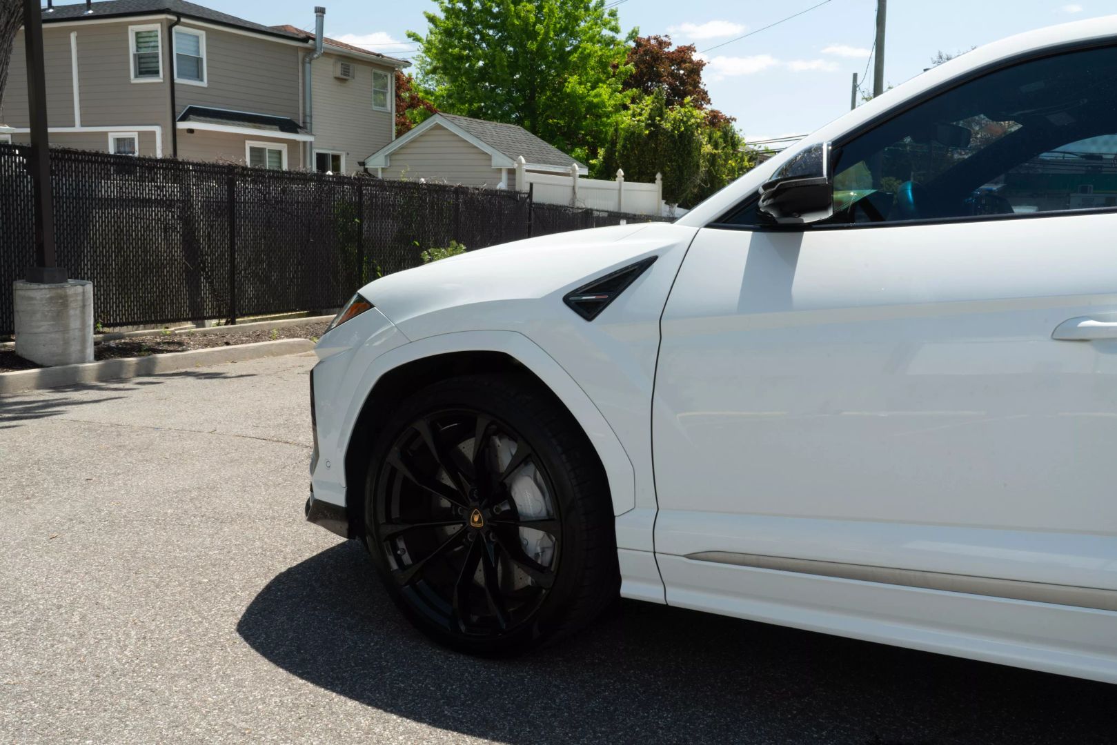 2019 Lamborghini Urus - Image 14