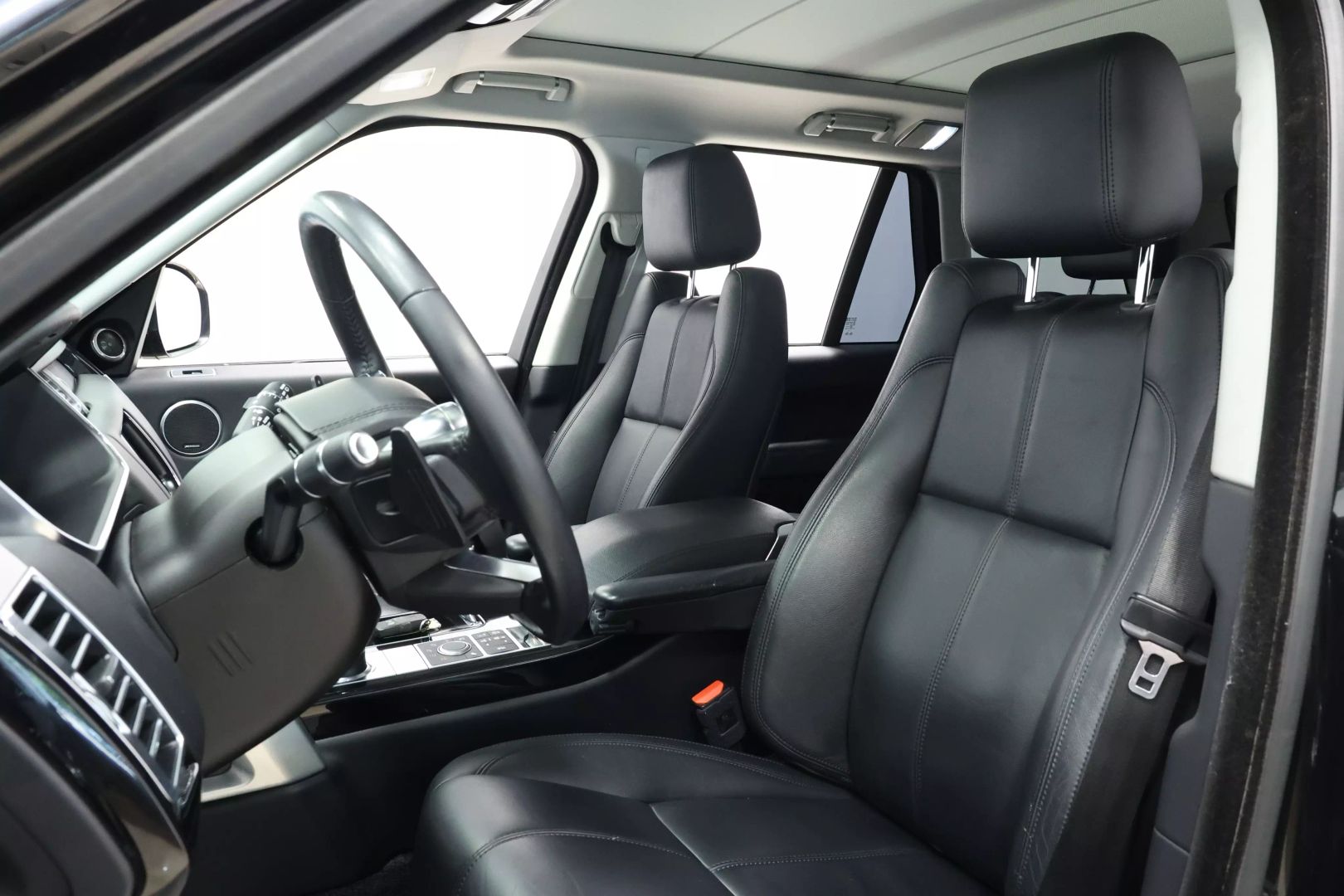 2016 Land Rover Range Rover - Image 19