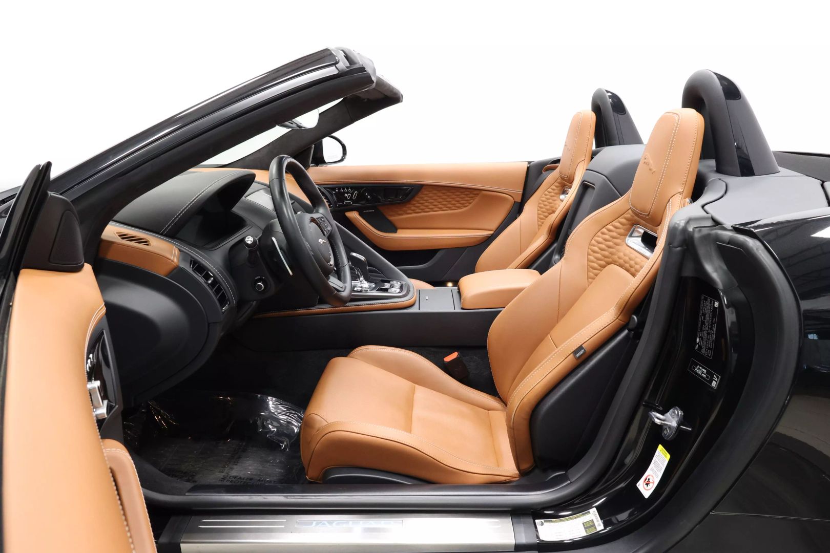 2024 Jaguar F-type - Image 12