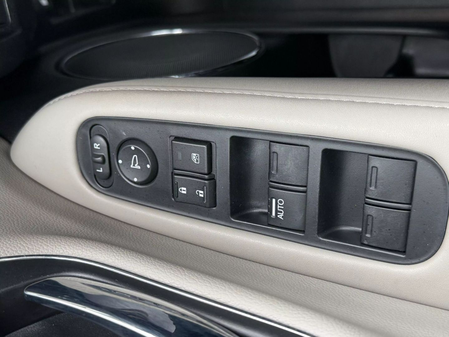 2016 Honda Hr-v - Image 44