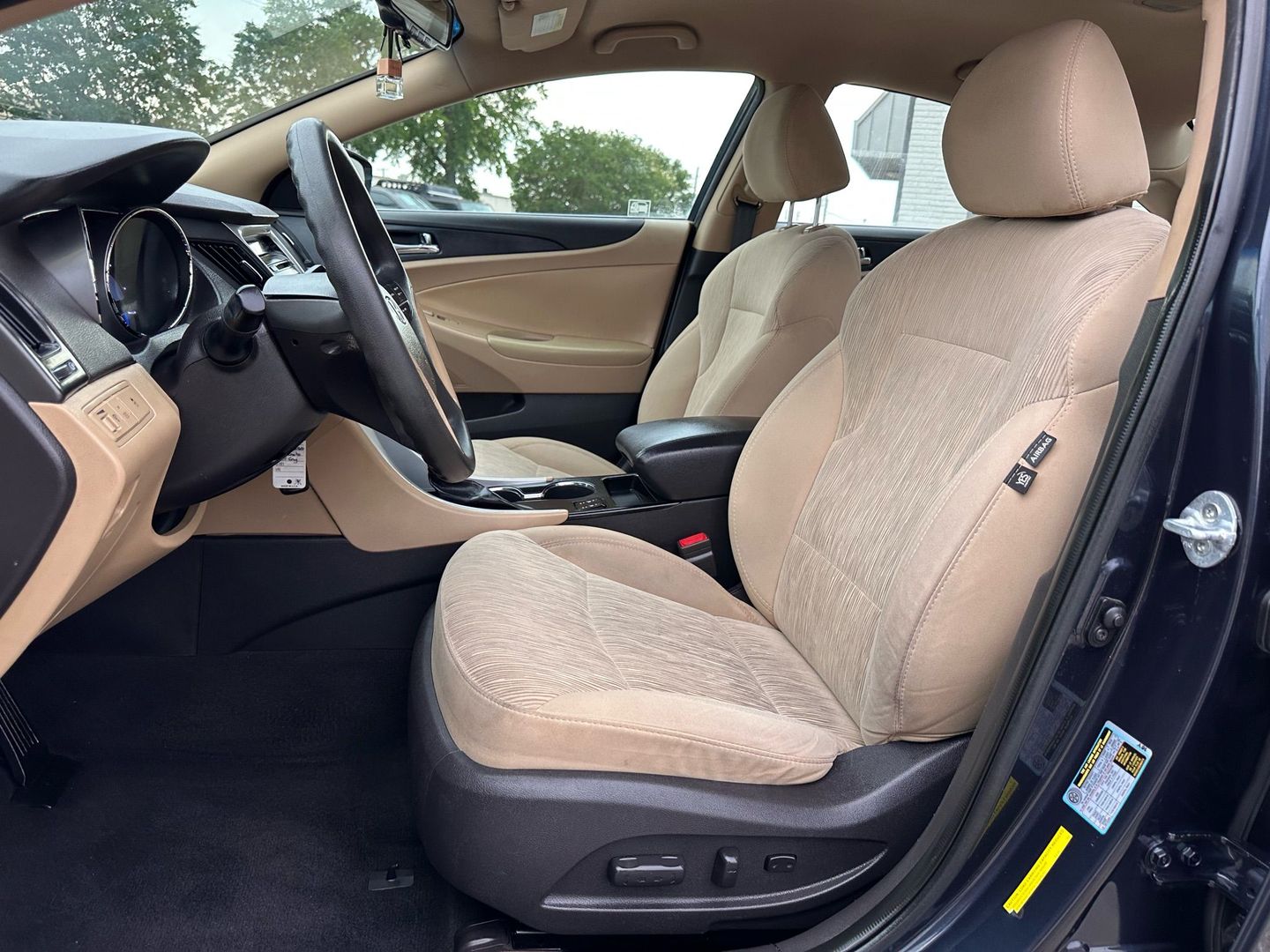 2014 Hyundai Sonata - Image 14