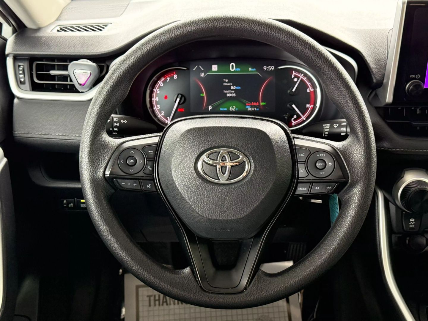 2024 Toyota Rav4 - Image 31