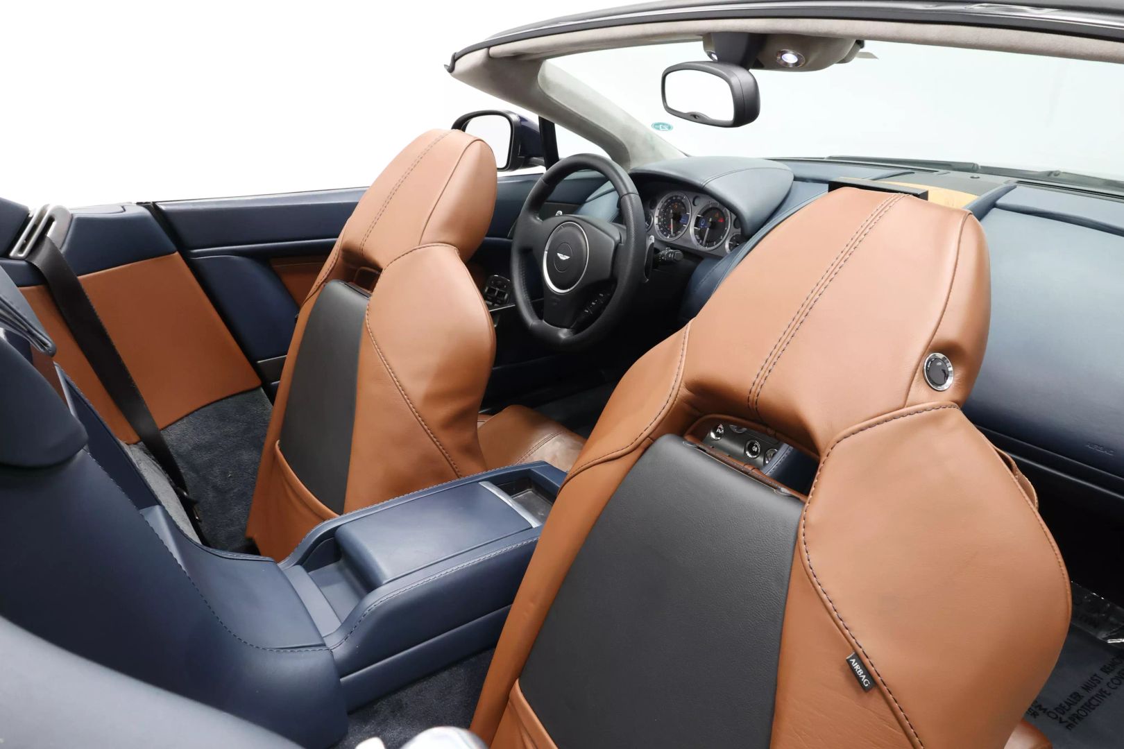 2014 Aston Martin Vantage - Image 59