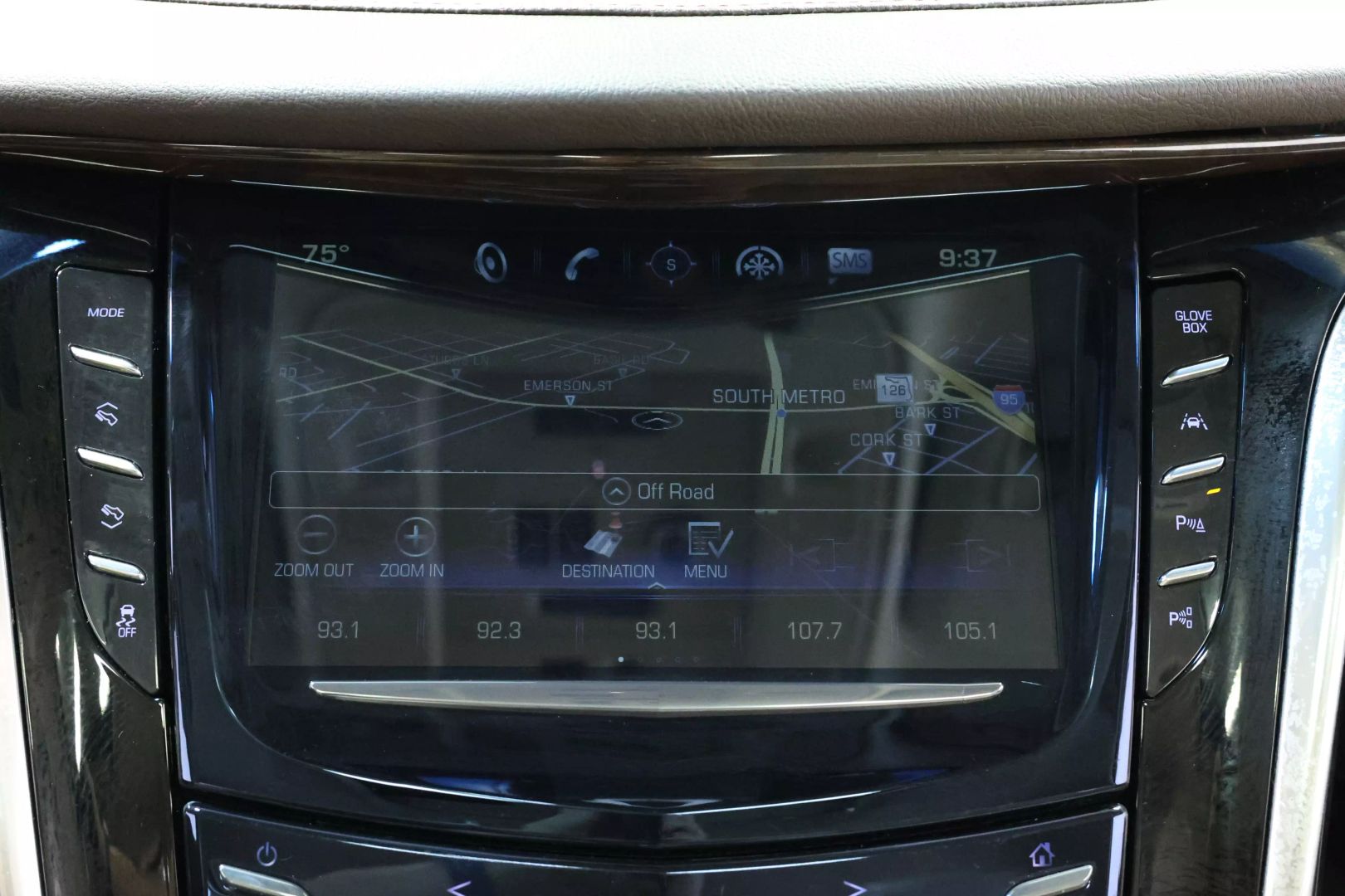 2017 Cadillac Escalade - Image 32