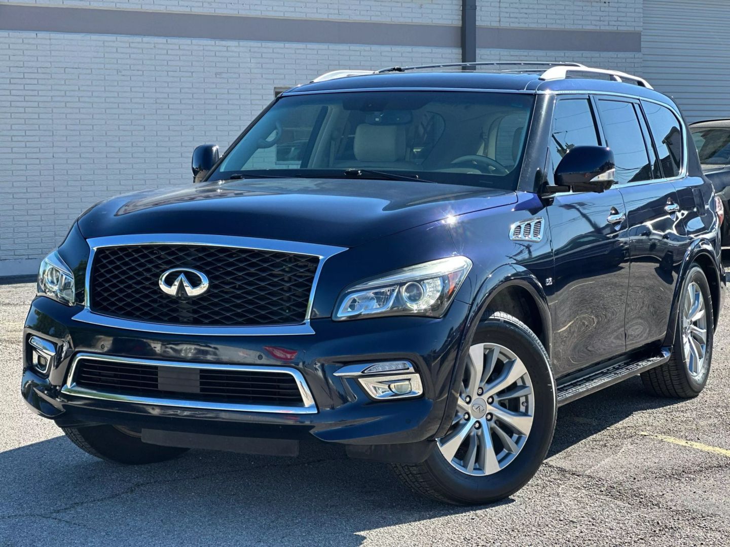 2015 Infiniti Qx80 - Image 2