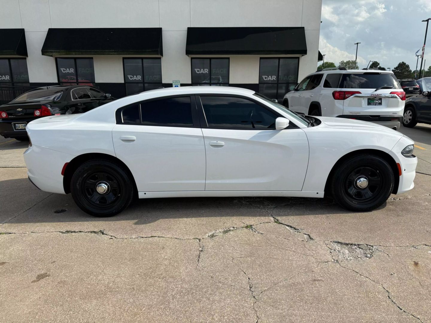 2021 Dodge Charger - Image 13