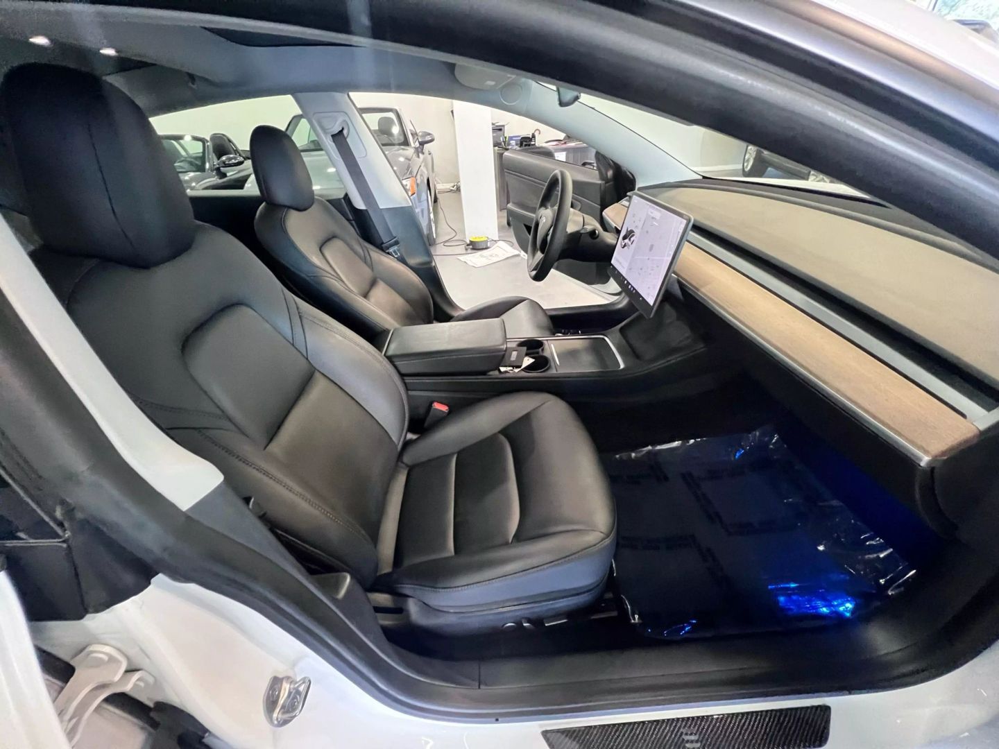 2021 Tesla Model 3 Long Range Sedan 4d - Image 25