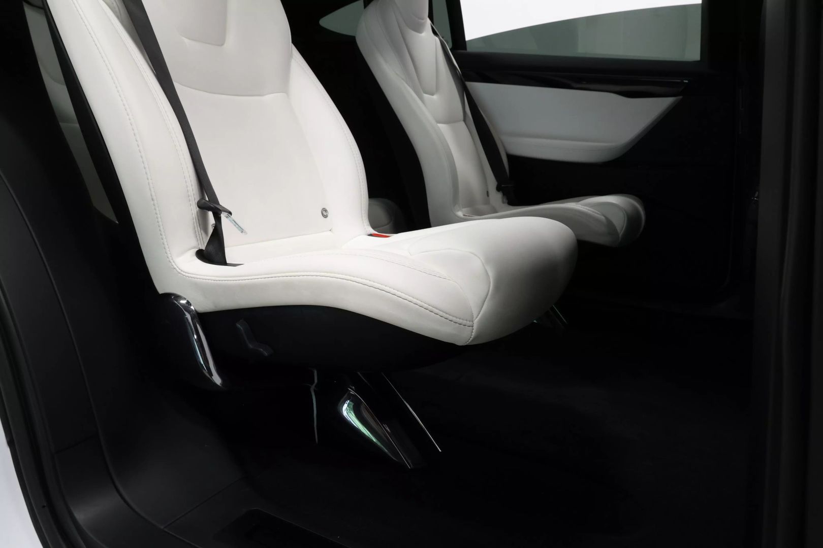 2020 Tesla Model X - Image 97