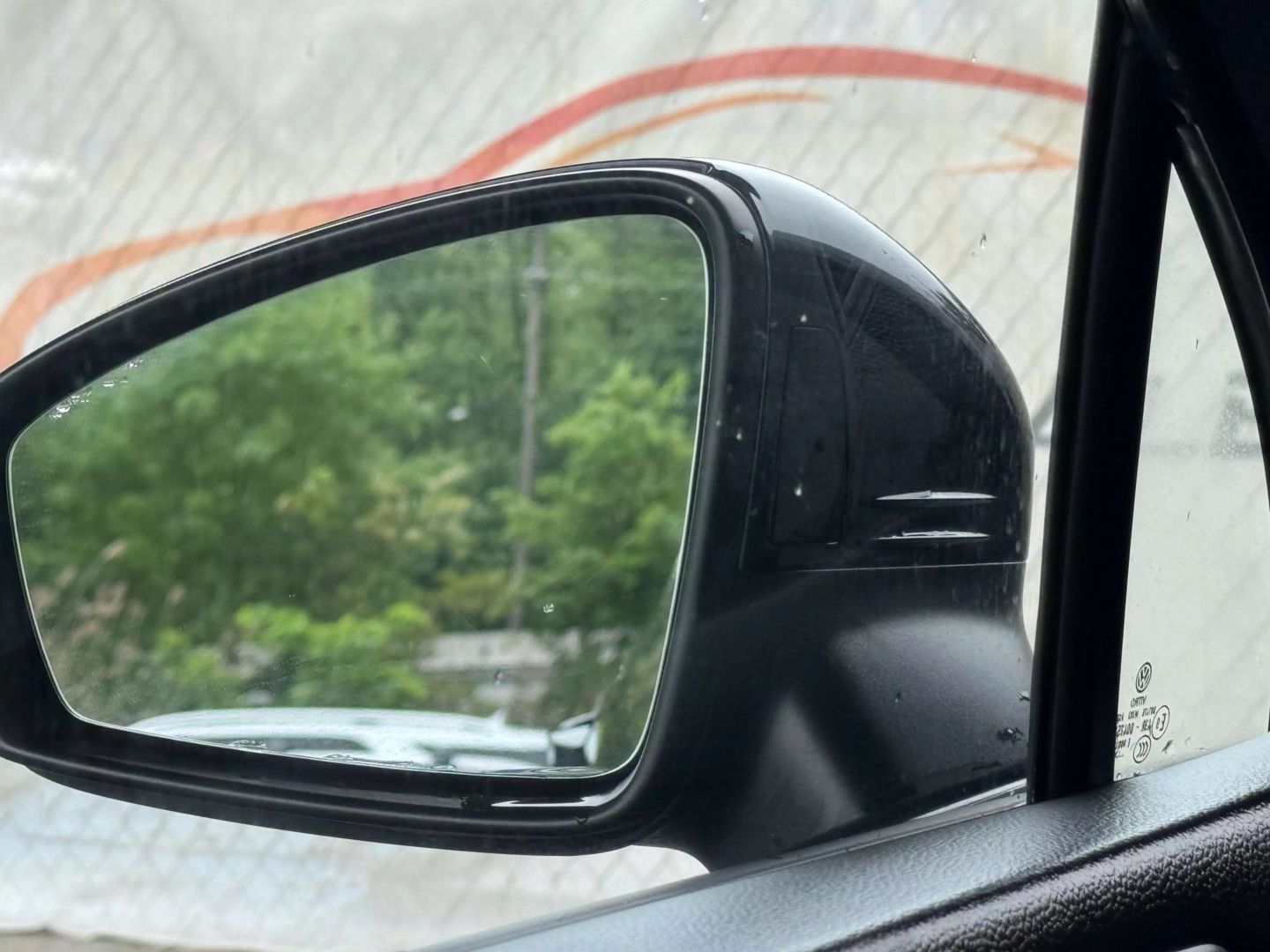 2021 Volkswagen Tiguan - Image 38