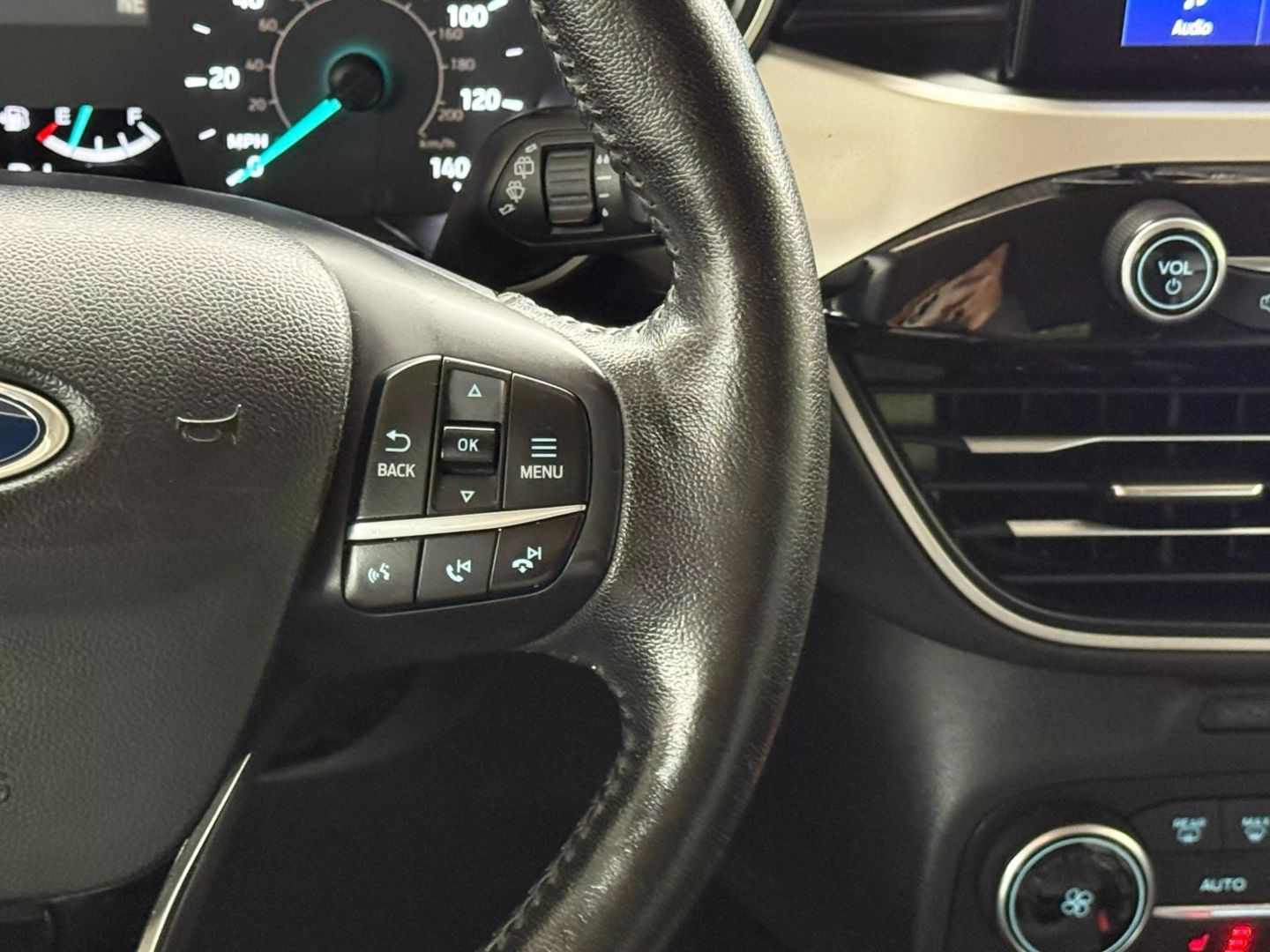 2020 Ford Escape - Image 34