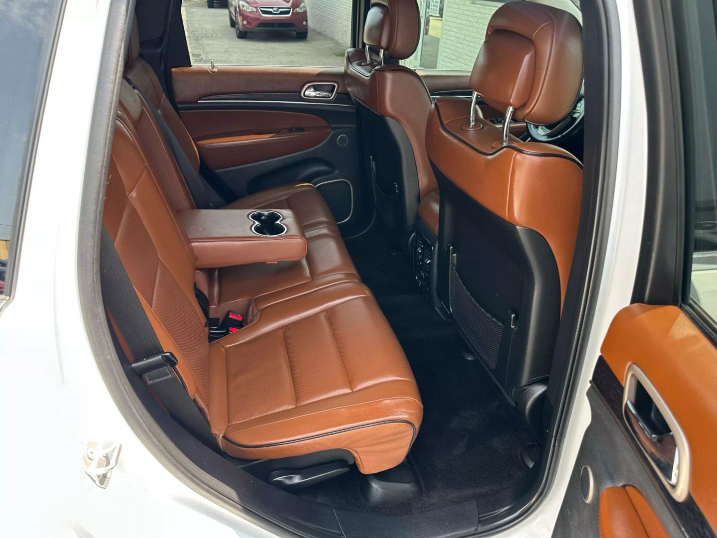 2015 Jeep Grand Cherokee - Image 40