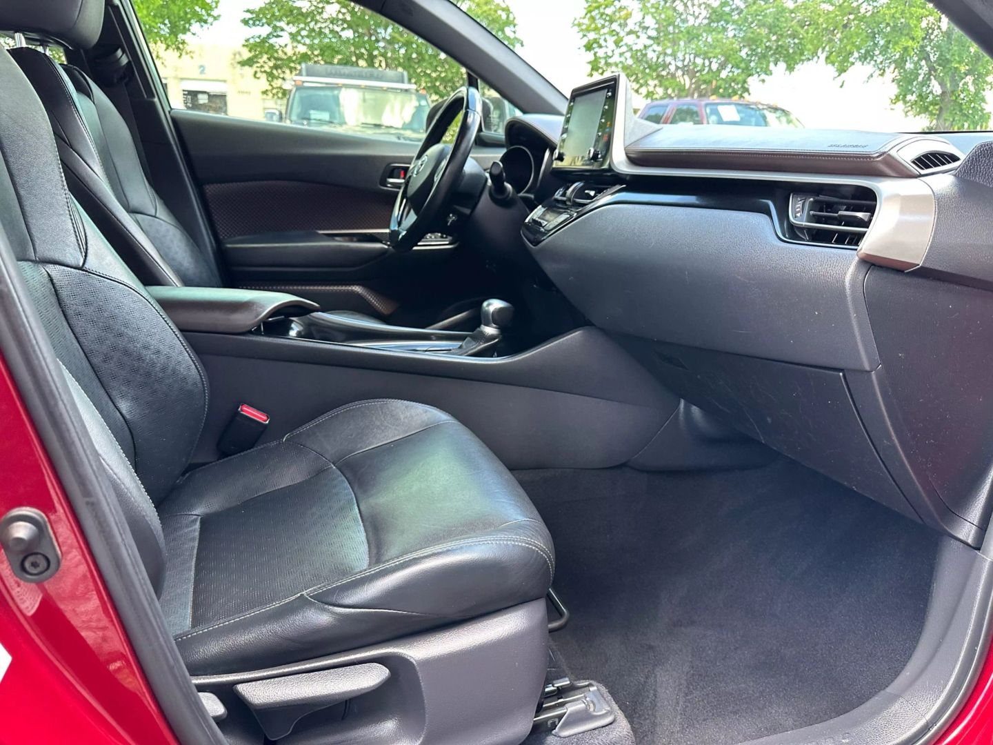2019 Toyota C-hr - Image 20