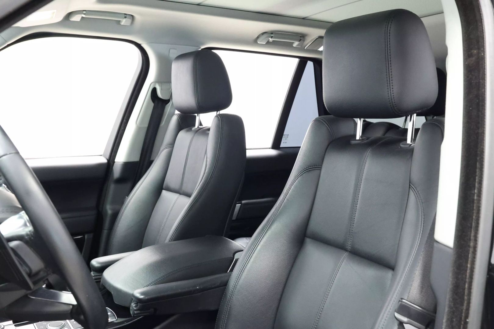 2016 Land Rover Range Rover - Image 20
