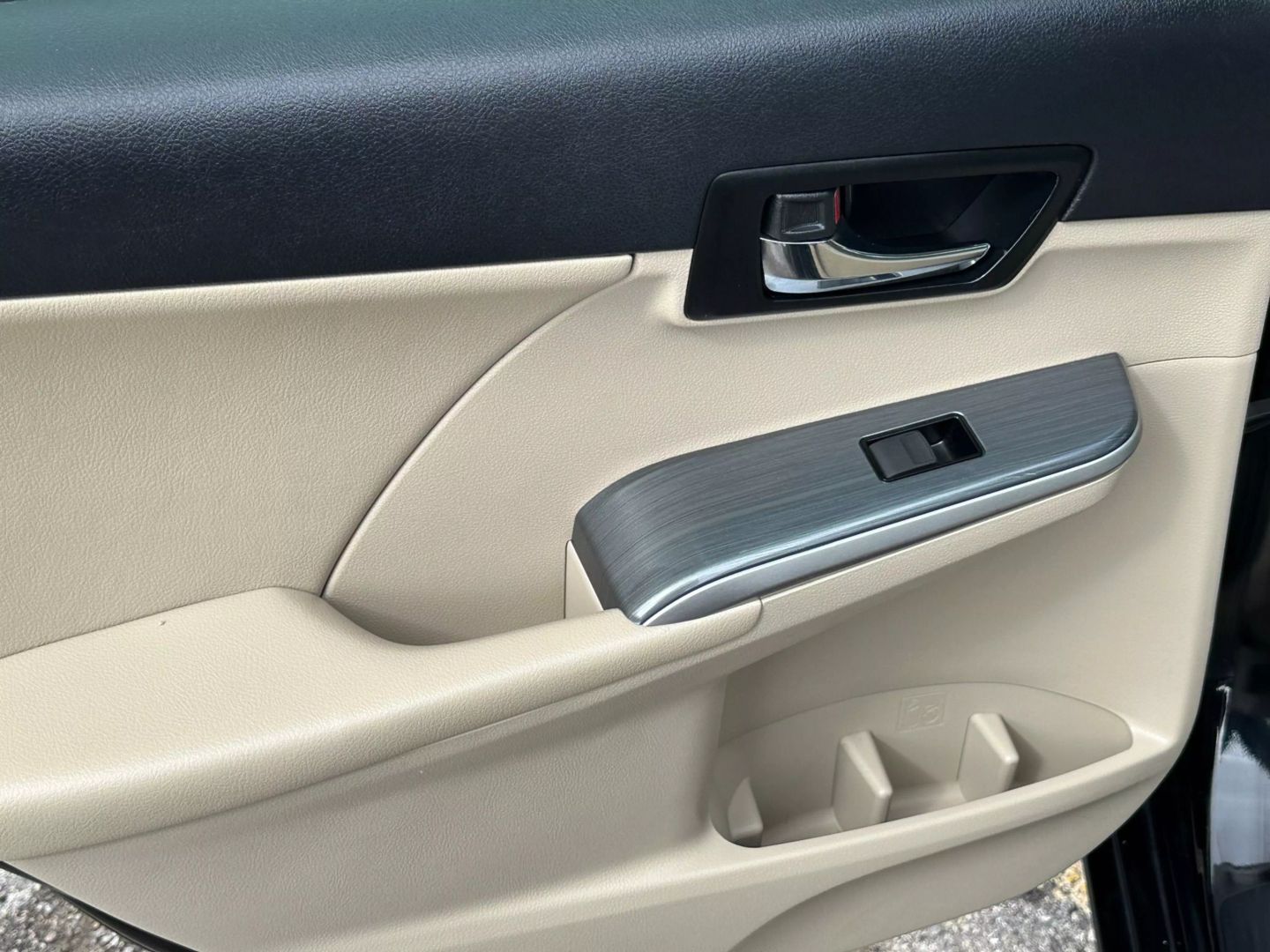 2012 Toyota Camry - Image 15
