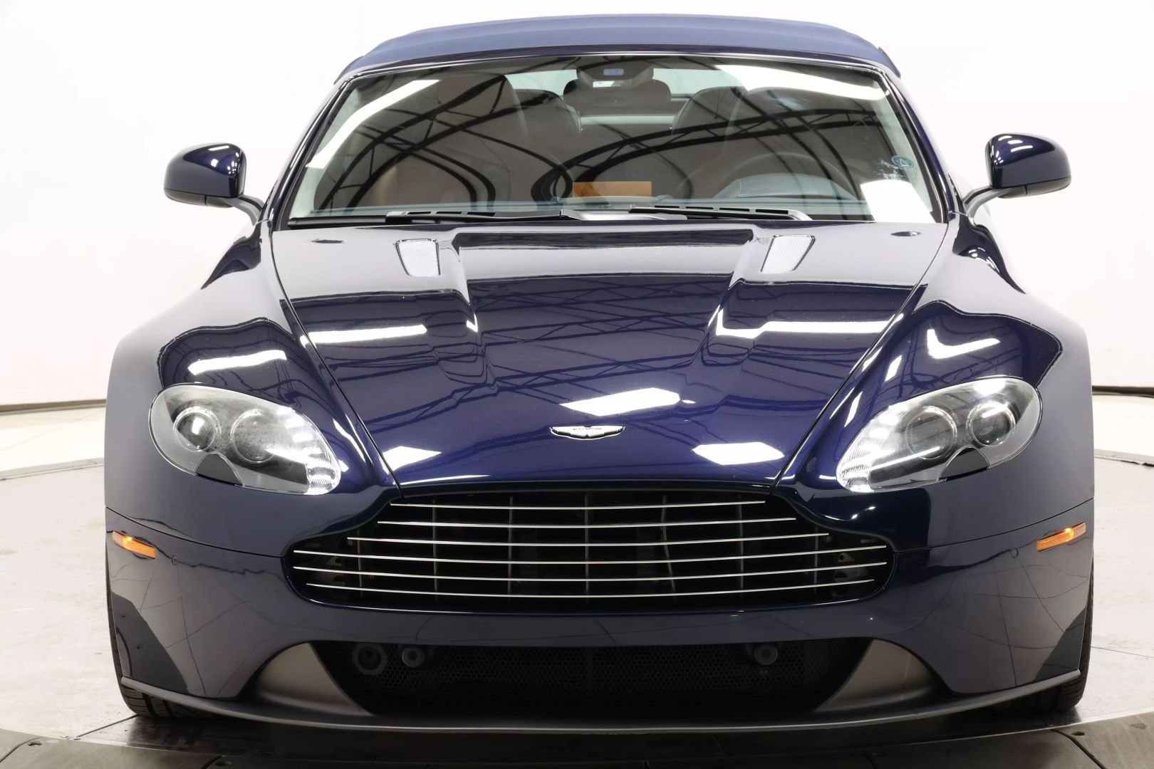 2014 Aston Martin Vantage - Image 91