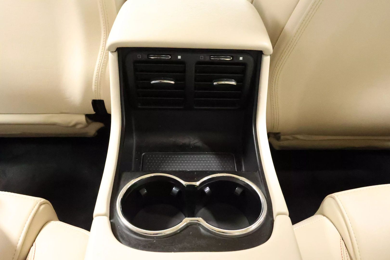 2013 Maserati Granturismo - Image 79