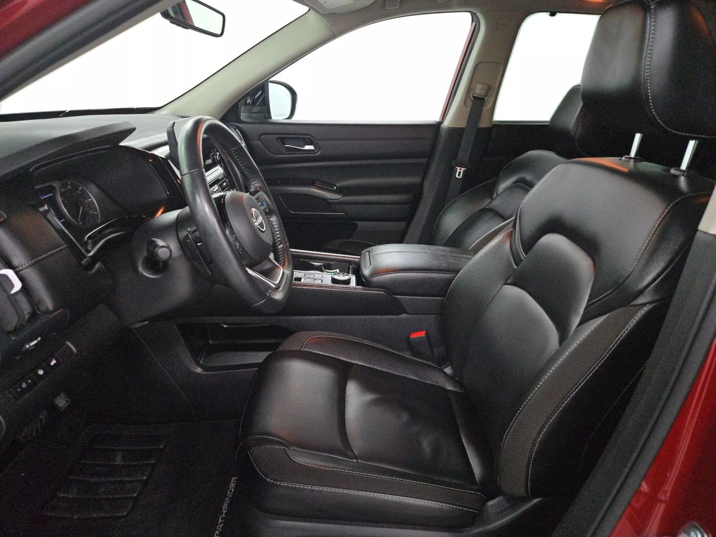 2023 Nissan Pathfinder - Image 9