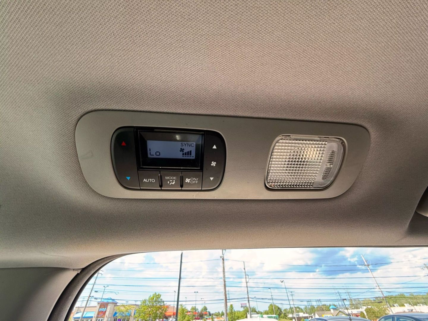 2018 Honda Odyssey - Image 28