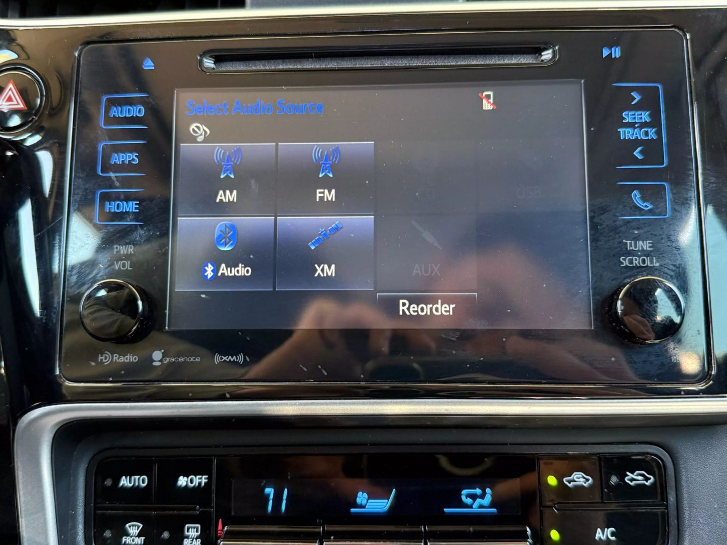 2018 Toyota Corolla - Image 32