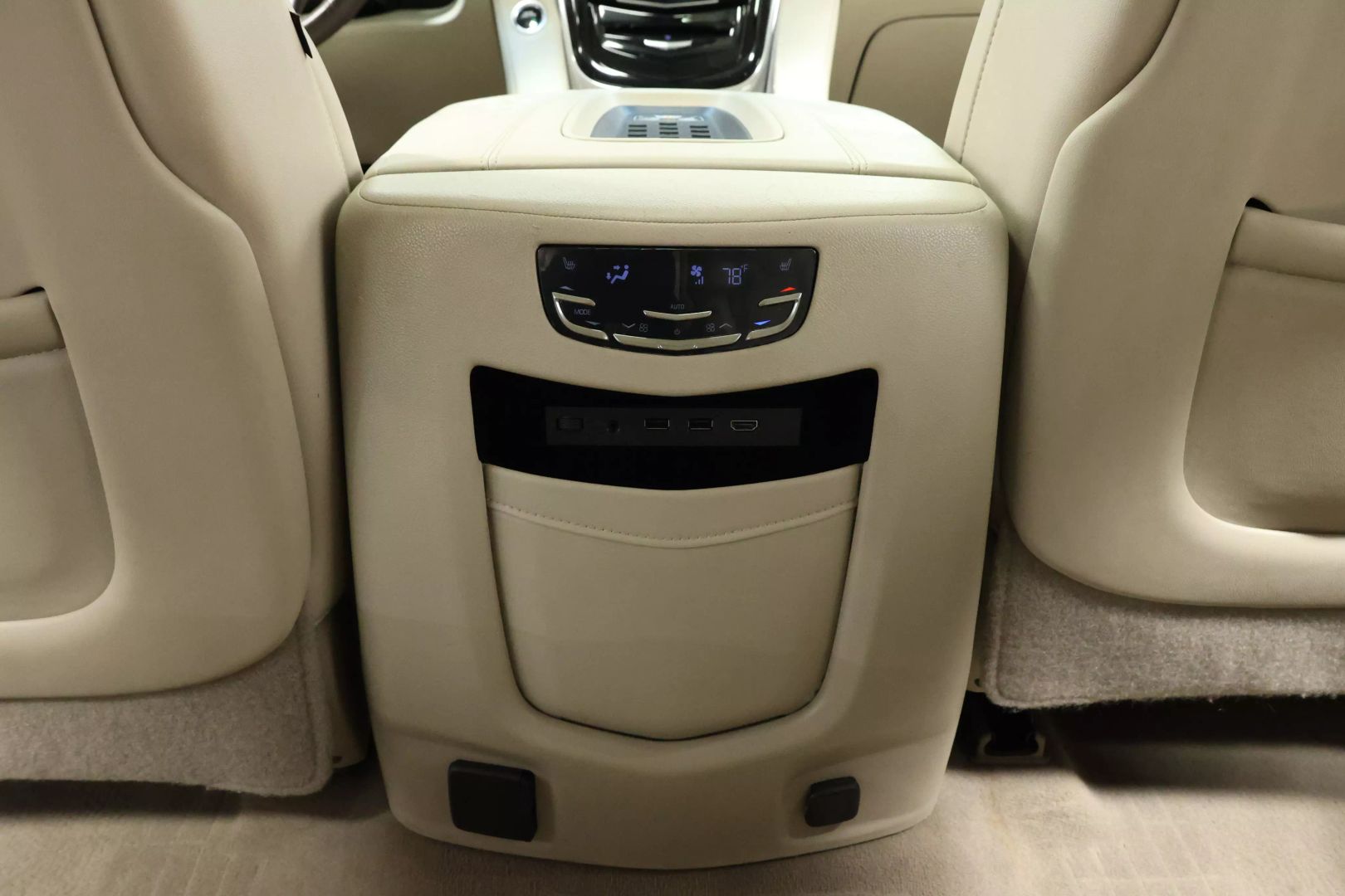 2017 Cadillac Escalade - Image 93