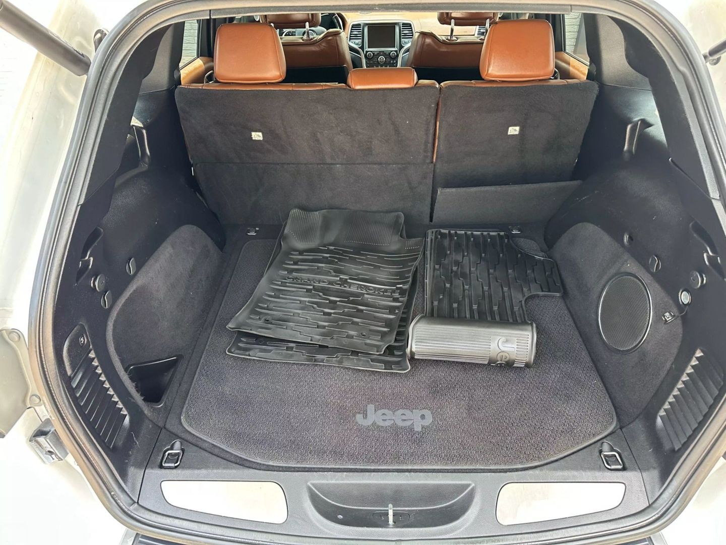 2015 Jeep Grand Cherokee - Image 28