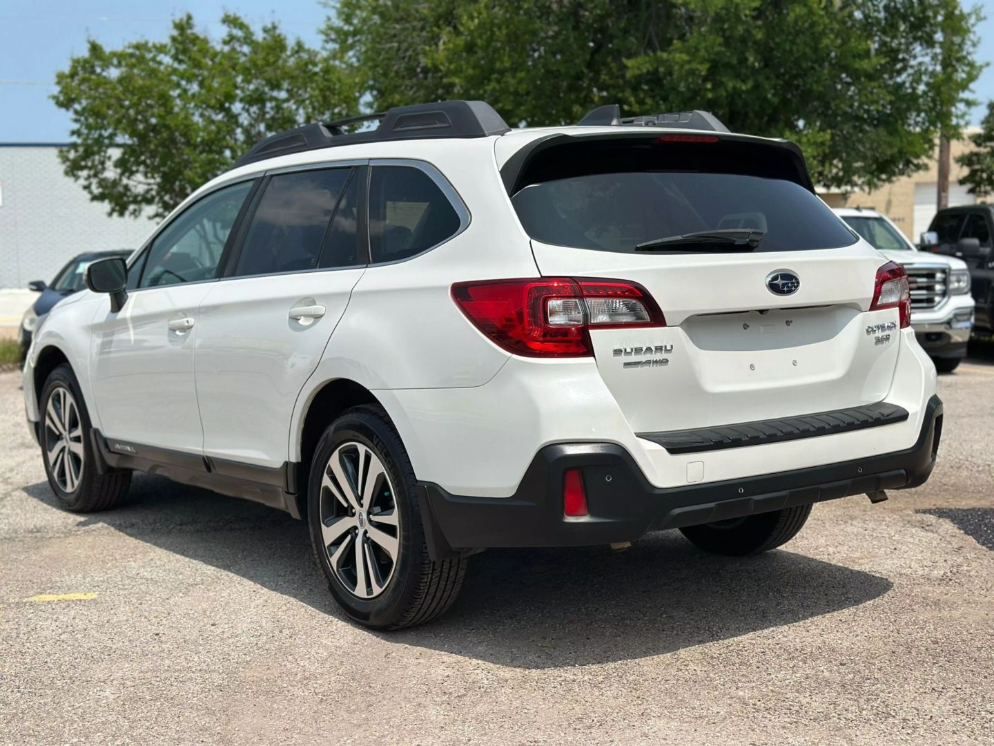 2018 Subaru Outback - Image 5