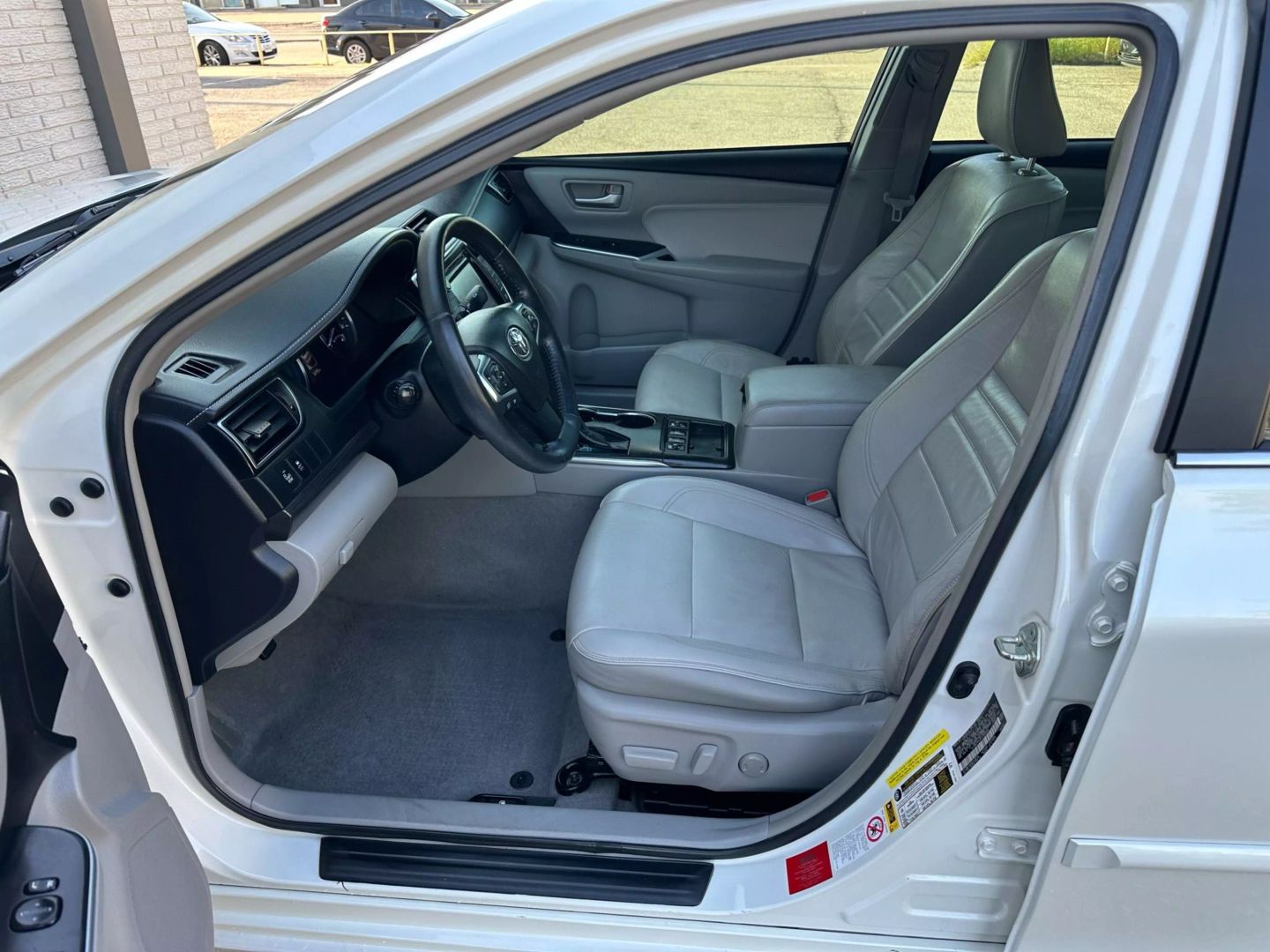 2015 Toyota Camry - Image 19