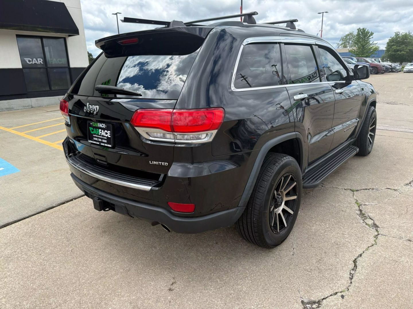2018 Jeep Grand Cherokee - Image 16