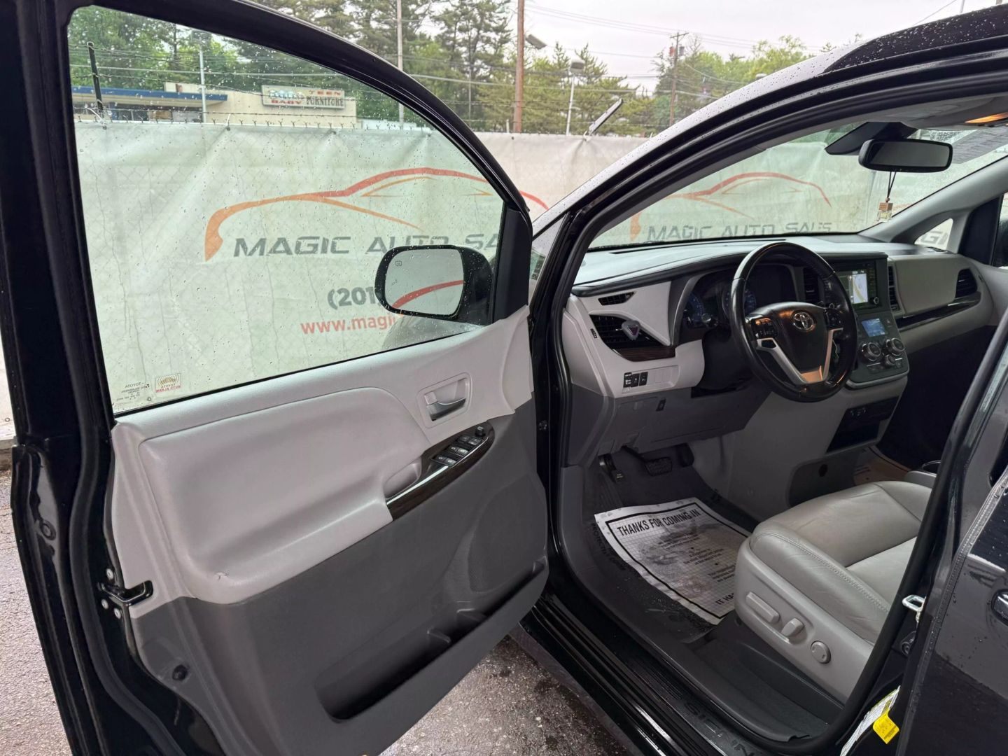 2020 Toyota Sienna - Image 14
