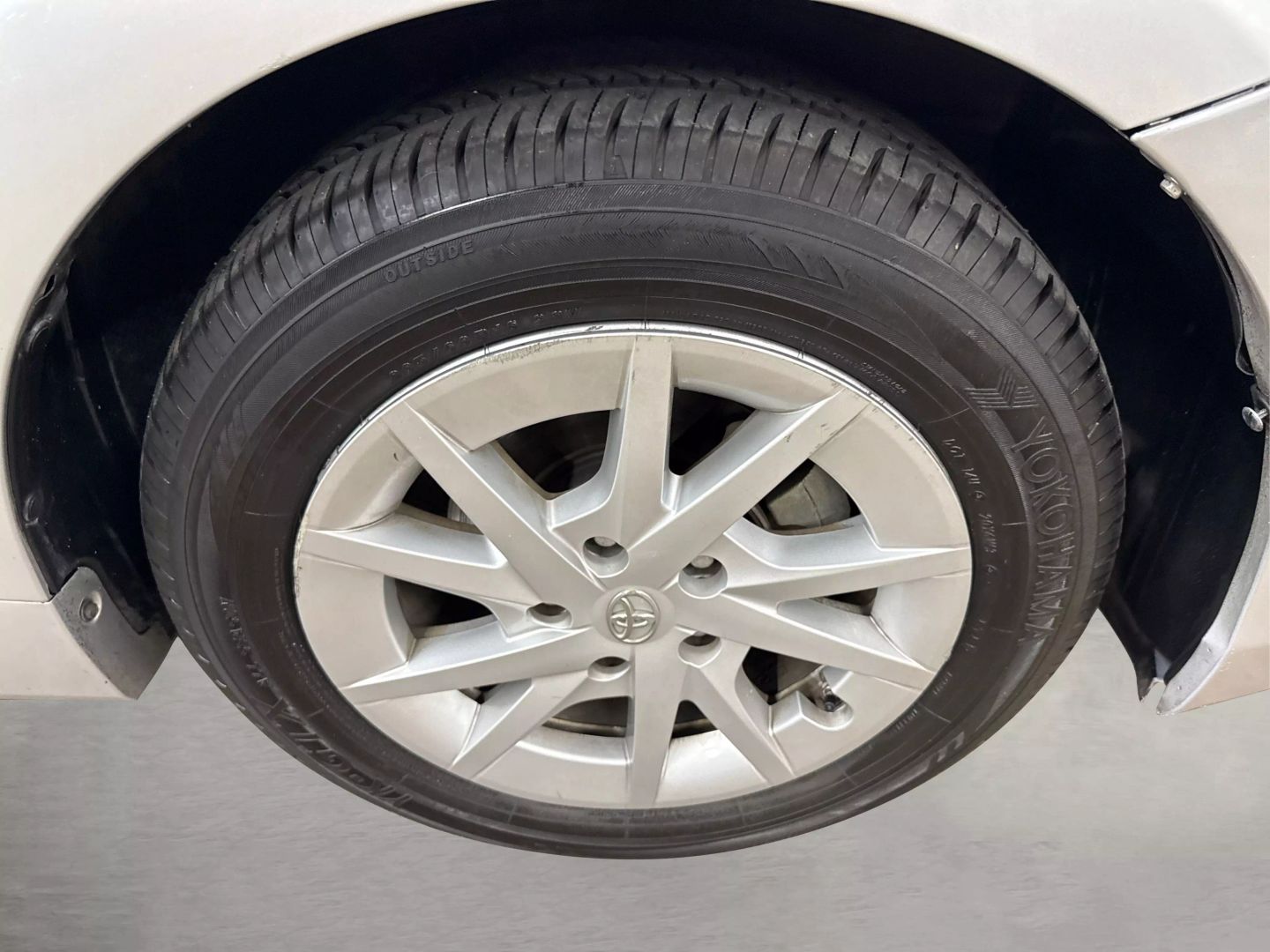 2012 Toyota Prius V - Image 14